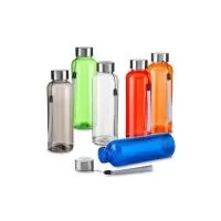 Garrafa plástica 500 ml feita em material PET reciclado. Tampa de metal rosqueável com cordão.