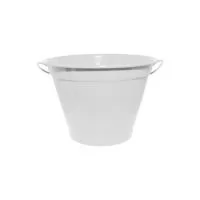 Alumínio reforçado ou polido, resistente à corrosão. Alças laterais que facilitam transporte, mesmo cheio. Capacidade de Armazenamento - 2 garrafas de 600 ml - 8 garrafas long neck - 4 latas de bebida. Ideal para churrascos, festas, eventos, decoraçã