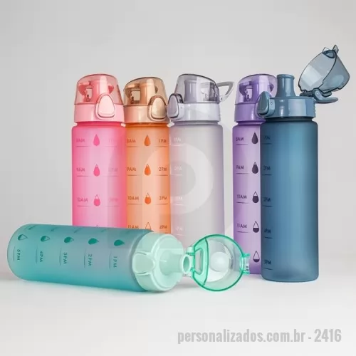 Garrafa Plástica personalizada - Mantenha-se hidratado com a nossa garrafa ideal para o dia a dia. Feita de plástico resistente, ela combina praticidade e funcionalidade com um design inteligente. Possui tampa com bocal e botão de acionamento para facilitar o uso, alça para transporte que garante praticidade onde quer que você vá, e um marcador de horário que ajuda a lembrar de se hidratar ao longo do dia, além de motivar quem tem dificuldade em manter uma rotina de consumo de água.