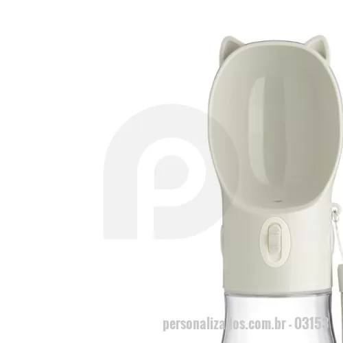 Garrafa Plástica personalizada - Garrafa bebedouro para pet feita em plástico com capacidade de 420ml. Basta acionar o botão para liberar o fluxo da água através da tigela. Acompanha alça de nylon para transporte.
