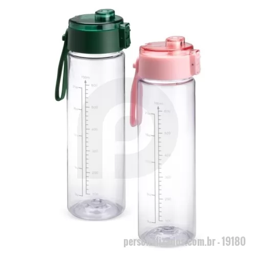 Garrafa Plástica personalizada - Garrafa feita em plástico livre de BPA com capacidade máxima de 750ml e marcação de volume impressa de até 700ml. Possui tampa rosqueável em polipropileno (PP) com protetor para o bocal, botão de acionamento e alça de mão em silicone.