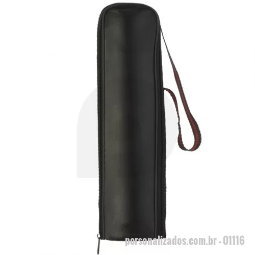 Garrafa térmica personalizada - Garrafa térmica 500ml em inox com tampa rosqueável, tampa interna em plástico resistente(basta um clique para abrir ou fechar). Acompanha capa protetora de couro sintético com alça de nylon.
