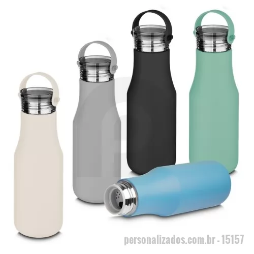 Garrafa térmica personalizada - Mantenha suas bebidas na temperatura ideal com a garrafa térmica de aço inox 304, com parede dupla que conserva a temperatura por muito mais tempo. Com capacidade de 500ml, essa é a escolha perfeita para quem busca praticidade no dia a dia. A garrafa possui um filtro pequeno que permite o preparo de bebidas saborizadas e impede a passagem das frutas ao servir, além de um anel de silicone embutido para vedação segura, evitando vazamentos. Compacta, eficiente e com um design moderno, essa garrafa é essencial para a sua rotina!