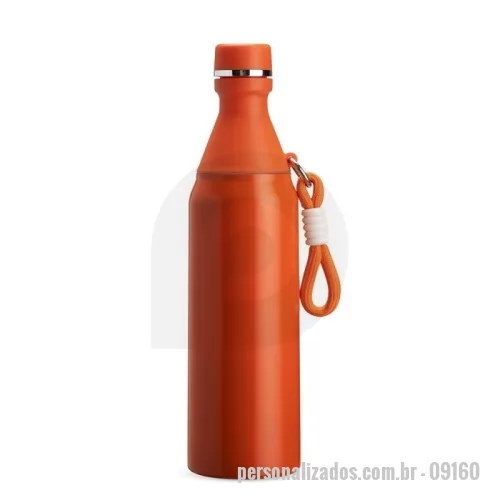 Garrafa térmica personalizada - Garrafa térmica em inox com capacidade para até 500ml. Possui estrutura de parede dupla, ideal para conservar a temperatura de líquidos por mais tempo. Conta com tampa rosqueável e compartimento removível em plástico, permitindo o uso como copo. Acompanha alça em nylon com detalhes em plástico e mosquetão metálico.