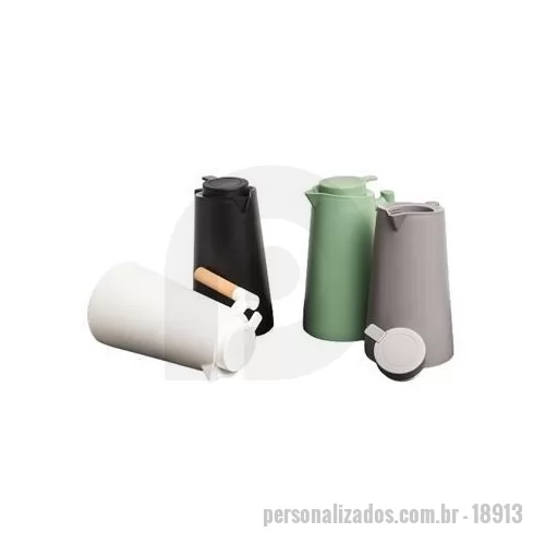 Garrafa térmica personalizada - Design retrô e conservação térmica excepcional são as características da nossa Garrafa Térmica de 1 litro. Feita em plástico com ampola de vidro e alça de madeira, ela possui uma alavanca que permite a liberação gradual da bebida, reduzindo respingos