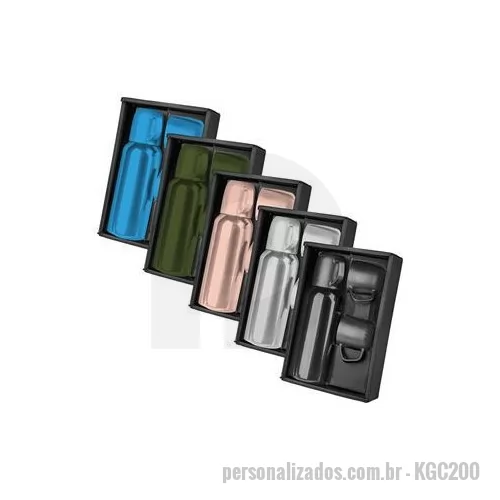 Garrafa térmica personalizada - Garrafa térmica em aço inox de parede dupla com capacidade de até 500ml. Acompanha 3 copos térmicos, um deles já acoplado na garrafa, como tampa. Dimensão Produto: 23xø7 cm Garrafa Dimensão Produto: 5,7xø6,1 cm Copo Peso do Produto: 0,424kg Embalagem