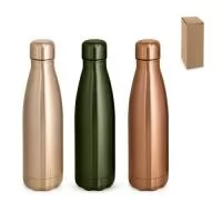 Conjunto de vinho com dois componentes em metal e bambu: um saca rolhas e um salva-gotas. Fornecido em caixa presente de papel kraft reciclado. A cor e o resultado da impressão nos materiais naturais pode variar entre produtos. Caixa: 159 x 99 x 29 mm