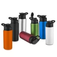 Garrafa de alumínio com capacidade de até 650ml. Tampa rosqueável em plástico e alça para transporte em plástico. Bico com tampa vedada de acesso rápido.