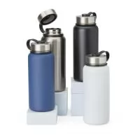 Garrafa térmica de parede dupla em inox, capacidade de 950ml. Tampa rosqueável com alça para transporte.