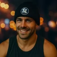 Gorro Preto confeccionado com tecido 100% poliéster, tamanho único.