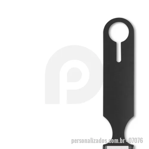 Identificador de bagagem e mala personalizado - Tag identificador de bagagem em couro sintético. Parte frontal com abertura para visor plástico e verso liso. 