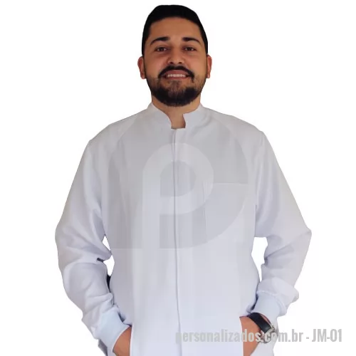 Jaleco personalizado - Jaleco masculino, confeccionado com tecido 100% poliéster (gabardine ou oxford), manga longa com punho, vista falsa para esconder os botões, gola padre, dois bolsos na parte de baixo e um na parte de cima do lado esquerdo do peito e botões. Tamanhos do PP ao GG.