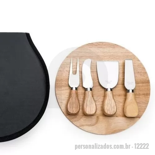 Kit acessórios para queijo personalizado -  Kit queijo 5 peças em estojo de nylon com zíper e alça. Contém: espátula grande, garfo, faca reta, espátula pequena e tábua de bambu. Estojo com rede interna para guardar a tábua e velcro para ficar as peças.