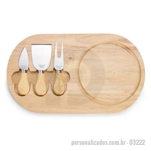 Kit acessórios para queijo personalizado - Kit queijo 4 peças, contém: tábua de bambu com canaleta, faca com ponta, garfo e espátula. Tábua com imã para encaixe e fixação dos utensílios.