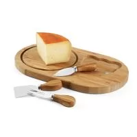 Tábua de queijos em bambu e aço inox com 3 utensílios. Fornecida em caixa em papel kraft reciclado.