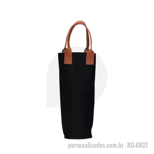 Kit acessórios para vinho personalizado - Sacola porta-vinho confeccionada em feltro e alças de mão em couro sintético.