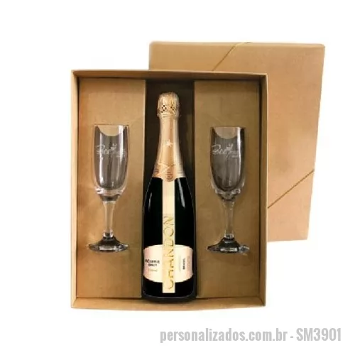 Kit bebidas personalizado - Este kit contém:      1 espumante Chandon Réserve Brut 750ml      2 taças de vidro modelo Gallant      1 embalagem para presente em caixa kraft com fechamento em elástico dourado      1 personalização em silk (1 cor) na caixa  ________________________________________________________________  * Consulte quantidade mínima *Confira opções de personalização *Imagem meramente ilustrativa *Na falta de algum item, pode ser substituído, sob consulta, por outro de igual valor e qualidade.   Entre em contato, informe o seu CNPJ Atendimento somente para Empresas 
