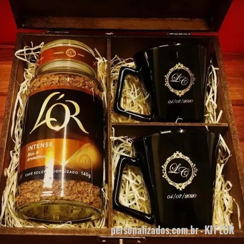 Kit café personalizado - Kit em madeira de mdf, para café, 2 canecas e café soluvel