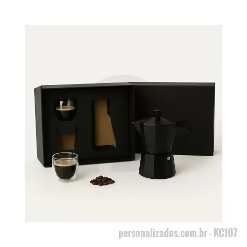 Kit café personalizado - Kit café Personalizado - KC107 - Kit Café Personalizado em caixa de papel, acompanha cafeteira Italiana de 3 doses, 2 copos de vidro duplo de 80ml cada com gravação nos copos, cafeteira e na tampa da caixa. - 182346 - Kit café