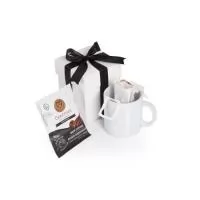 Kit café Personalizado contendo: 1 Caneca de vidro Aspen 300ml (5909) 11 x 8 x 8,9 cm 1 Drip Coffee 10g 1 Caixa corte e vinco em papel cartão branco 420gr com laço de cetim Peso 0,460g / 9.5x10x11.5cm