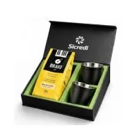 Kit café Personalizado em uma linda caixa de papel acartonada rígido com tampa imantada para fechamento, berço de papel cartão verde Sicredi, com Café Gourmet de 250grs Bravo, 2 copos de inox de 150ml.