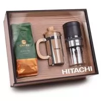 Kit composto por 1 moedor manual de café, 1 prensa francesa com capacidade de 350 mL e 1 pacote de 250g de café Orfeu em grãos. A personalização do moedor é a laser e na prensa francesa e na tampa de acrilico da caixa de MDF em silkscreen 1 cor. Kit com produto perecível com data de validade: evitar armazenamento prolongado e realizar o consumo o mais breve possível. Formato da caixa 34,3 x 26,5 x 9,7 cm.