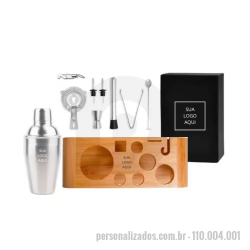 Kit caipirinha personalizado - Kit bar  Kit com nove acessórios úteis para bar em aço inox, sendo um abridor saca rolhas; coqueteleira em aço inox com 350 ml; uma colher de mistura; dois dosares; coador; dois bicos dosadores; pegador para gelo; socador e base em bambu.