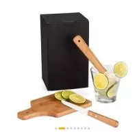 Kit para Caipirinha. Conta com tábua e socador em Bambu; faca para frutas de 4” em Madeira/Inox e copo de vidro 350ml.Tábua: 22x13x1,2cm. Caixa Preta 227x135x135 mm (AxLxP)