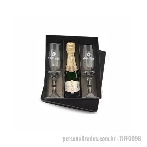 Kit champanhe ou espumante personalizado - Kit Chandon contendo: Baby Chandon Brut 187ml, 2 taças de champagne 180ml Personalizadas. Kit vem em caixa de papel rígido, com tampa e elástico Personalizada.