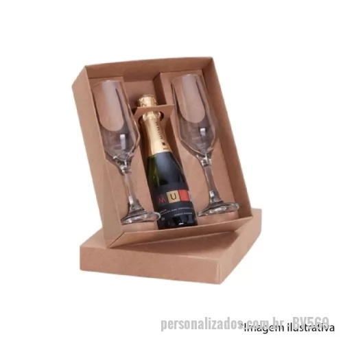 Kit champanhe ou espumante personalizado - O Kit Espumante Chandon é um presente corporativo sofisticado e personalizável. Contém 1 Espumante Chandon Réserve Brut 750ml, 2 taças Gallant e embalagem kraft com fechamento em elástico dourado. Inclui personalização em silk. Ideal para brindar momentos especiais com elegância e exclusividade.