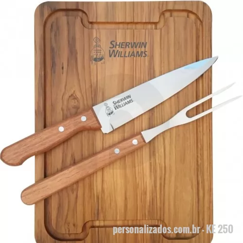 Kit churrasco personalizado - Tábua de churrasco 32cm X 23cm fabricação local com faca 7   e garfo Tramontina linha Dynamic.  Gravação indelével da logo a laser na faca e na tábua. Acompanha caixa para presente com listras em marrom. Despachamos com frete pago para Sul, Sudeste e Centro Oeste. Garanta a visualização da sua marca por muitos e muitos anos com produtos brindice.com.br