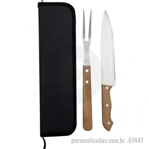 Kit churrasco personalizado - Kit churrasco 2 peças com estojo, contém faca e garfo. Estojo com alça para transporte e área interna com elástico de fixação para os utensílios.