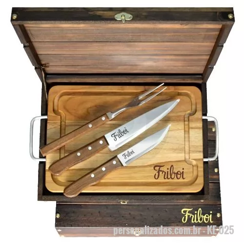 Kit churrasco personalizado - Neste Dia dos Pais, que tal presentear com um presente para toda a vida. Estojo de madeira envelhecia com tábua, garfo e duas facas. Gravação da sua logo a laser no estojo, tábua e nas duas facas. Um presente tradicional, útil e extremamente durável, garantindo a visibilidade da sua marca por muitos e muitos anos. Despachamos com frete pago para todo o Brasil. Produto com estoque permanente. Faça uma consulta e surpreenda-se com a Royal Laser.