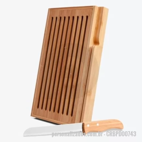 Kit churrasco personalizado - Migalheira Em Bambu Com Faca Verona - 2 Pçs  Uma gravação a Laser na migalheira. Caixa preta 365x245x40 mm (AxLxP)