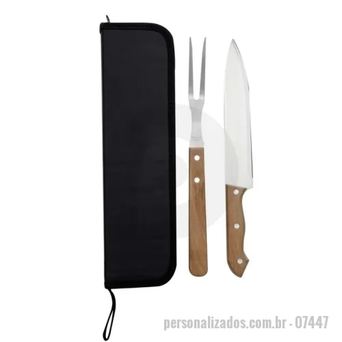 Kit churrasco personalizado - Kit churrasco 2 peças com estojo, contém faca e garfo. Estojo com alça para transporte e área interna com elástico de fixação para os utensílios.