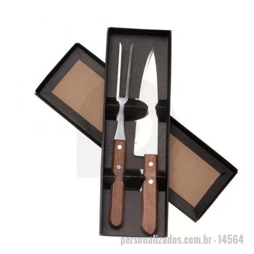 Kit churrasco personalizado - Kit churrasco duas peças em estojo de papel kraft, contém faca e garfo.  ATENÇÃO: Além desse modelo, temos muitos outros kits!. ALÉM DESSE PRODUTO TEMOS OUTROS MODELOS EMAIS DE 3.000 ITENS EM NOSSO CATÁLOGO