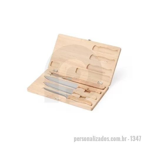 Kit churrasco personalizado - Kit churrasco com 4 peças em estojo de madeira. Contém três facas e um garfo. Personalização à Laser.