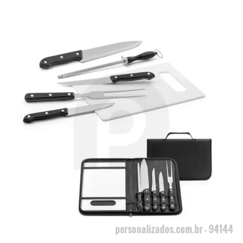 Kit churrasco personalizado - Kit churrasco em estojo de nylon 210D. Composto por tábua em PP e 5 utensílios em aço inox e PP: faca chefe, faca boning, faca pequena, garfo e afiador. Certificação EU Food Grade. Estojo: 350 x 230 x 40 mm | Tábua: 283 x 192 x 5 mm