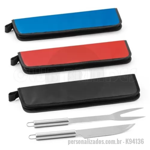 Kit churrasco personalizado - Kit churrasco em estojo de 210D. Composto por 2 utensílios em aço inox: faca chefe e garfo. Certificação EU Food Grade. Gravação da logomarca em 1 cor já inclusa.
