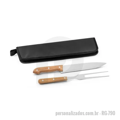 Kit churrasco personalizado - Kit churrasco em estojo de 210D. Composto por 2 utensílios em aço inox e madeira Seringueira: faca chefe e garfo.