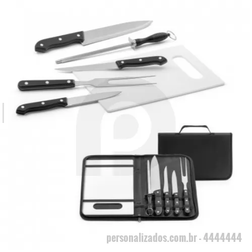 Kit churrasco personalizado - Kit churrasco em estojo de nylon 210D. Composto por tábua em PP e 5 utensílios em aço inox e PP: faca chefe, faca boning, faca pequena, garfo e afiador. Certificação EU Food Grade. Estojo: 350 x 230 x 40 mm | Tábua: 283 x 192 x 5 mm