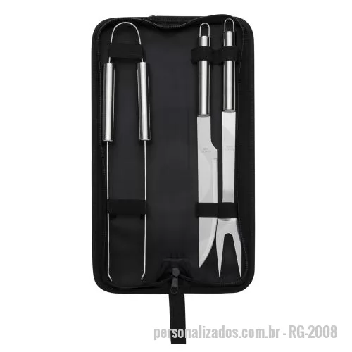 Kit churrasco personalizado - Kit churrasco 3 peças em estojo de nylon com alça. Possui: faca(acompanha proteção plástica), garfo(acompanha proteção plástica), pegador em inox e parte interna com velcro para guardar as peças. Acompanha plaqueta para gravação.