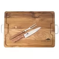 Kits para churrasco personalizados. Esse é o nosso negócio, está no nosso DNA. São mais de 50 modelos, dos básicos aos mais completos, garantindo que sempre haverá um produto que se encaixe nas suas necessidades. Kit faca e garfo de churrasco Tramontina mais tábua padrão costela. Personalização indelével da logo a laser na faca e na tábua. Acompanha embalagem para presente com listras em marrom. Um presente tradicional, útil e durável, garantindo a divulgação da sua marca por muitos anos. Despachamos com frete pago para todo o Brasil. Faça uma consulta e surpreenda-se com a Royal Laser.