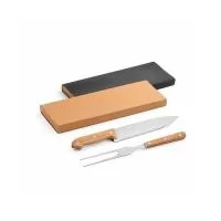 Kit churrasco Personalizado produzido em Aço inox e bambu com 2 peças em caixa kraft. Tamanho da Caixa: 340 x 115 x 25 mm.