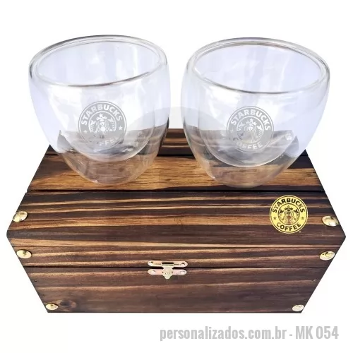 Kit copo personalizado - Kit com dois copos de vidro parede dupla em magnífico estojo de madeira. Um produto sofisticado, inovador e útil; que agrega valor à sua logomarca. Despachamos com frete pago para Sul, Sudeste e Centro-Oeste. 