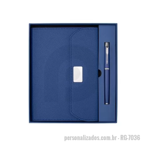 Kit executivo personalizado - Kit com caderneta (capa PU, fecho magnético, plaquinha metálica, ~96 folhas marfim) e caneta metálica com carga esferográfica preta 0,8mm. Caixa em papelão.