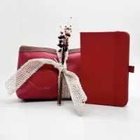  Avaliações (0) CONTÉM:  1 – Caderno de bolso 1 – Necessaire Confeccionada Em Sintético Floter 21x11cm