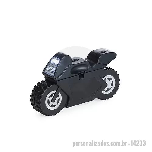 Kit ferramenta personalizado - PRODUTO: Kit Ferramenta Moto 21 Peças com Lanterna DESCRIÇÃO:  Kit ferramenta 21 peças em estojo plástico formato moto com lanterna. Estojo preto com área lisa personalização em ambos lados, aros com detalhe em prata, possui: lanterna com botão liga/desliga, adaptador chave de boca, chave canhão, conjunto 10 pontas (4 chaves Philips, 2 chaves fenda, 3 chaves torx e um adaptador), 4 extensores bocais (7MM, 8MM, 9MM e 10MM), 2 mini chave fenda, 2 mini chave Philips e trena 1 metro sem trava. Acompanha 4 baterias LR44. MEDIDAS: Altura : 12 cm Largura : 4,6 cm Comprimento : 20,2 cm   Medidas aproximadas para gravação (CxL):  3,5 cm x 5,5 cm Peso aproximado (g):  464 Cor: Preta  Consultar disponibilidade do estoque