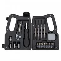   Kit ferramenta 21 peças em estojo formato garrafa de óleo. Material plástico resistente com detalhes em relevo(tampa faz apenas parte do design), possui duas travas para abertura e acompanha: estilete, chave canhão, 4 extensores bocais(7MM, 8MM, 9MM e 10MM), 2 mini chaves de fenda e 2 mini chaves phillips e conjunto 10 pontas(4 chaves phillips, 2 chaves fenda, 3 chaves torx e um adaptador).  Tamanho total aproximado  (CxL):  17,5 cm x 12,5 cm x 4,4 cm