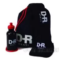  Kit Fitness composto por Mochila Saco em Nylon Amassado, Squeeze Plástico 500 ml, Toalha Fitness e Viseira. Disponível em várias cores. Gravação da logomarca em 1 cor já inclusa.  Tamanho: Mochila Saco - Aprox. 41 X 32 cm.
